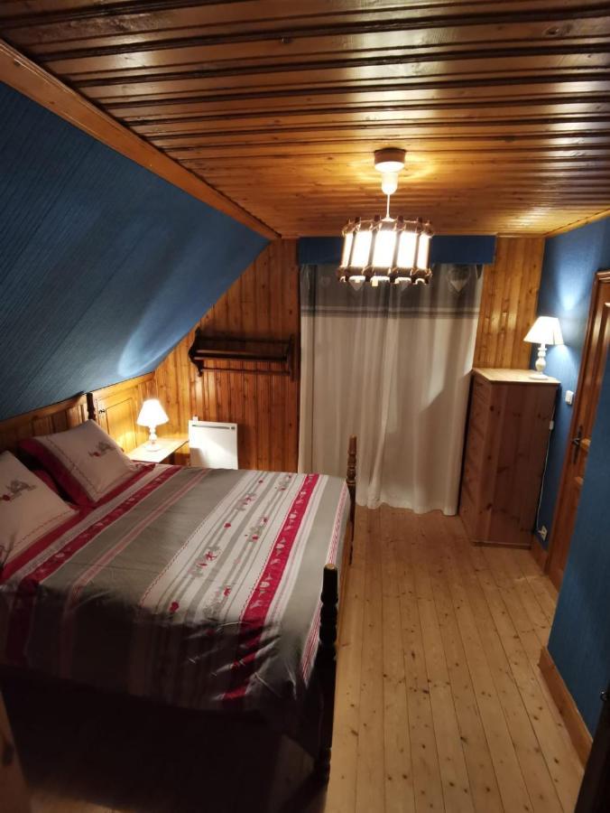Authentique chalet vue sur le lac et les pistes Besse-et-Saint-Anastaise Extérieur photo